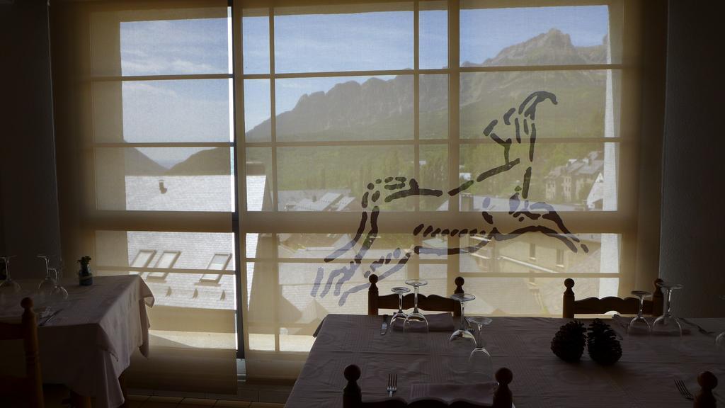 Hotel Mariana Tramacastilla de Tena Dış mekan fotoğraf