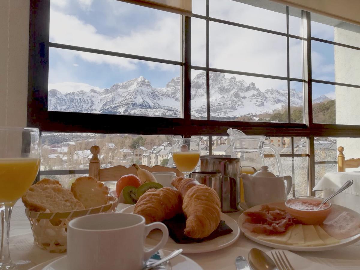 Hotel Mariana Tramacastilla de Tena Dış mekan fotoğraf